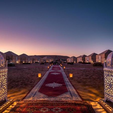 Bed and Breakfast Camp Sahara Majestic à M'Hamid El Ghizlane Extérieur photo