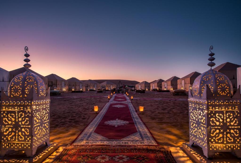 Bed and Breakfast Camp Sahara Majestic à M'Hamid El Ghizlane Extérieur photo
