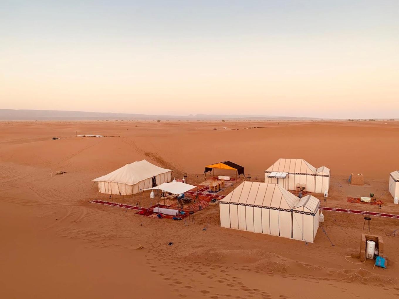 Bed and Breakfast Camp Sahara Majestic à M'Hamid El Ghizlane Extérieur photo