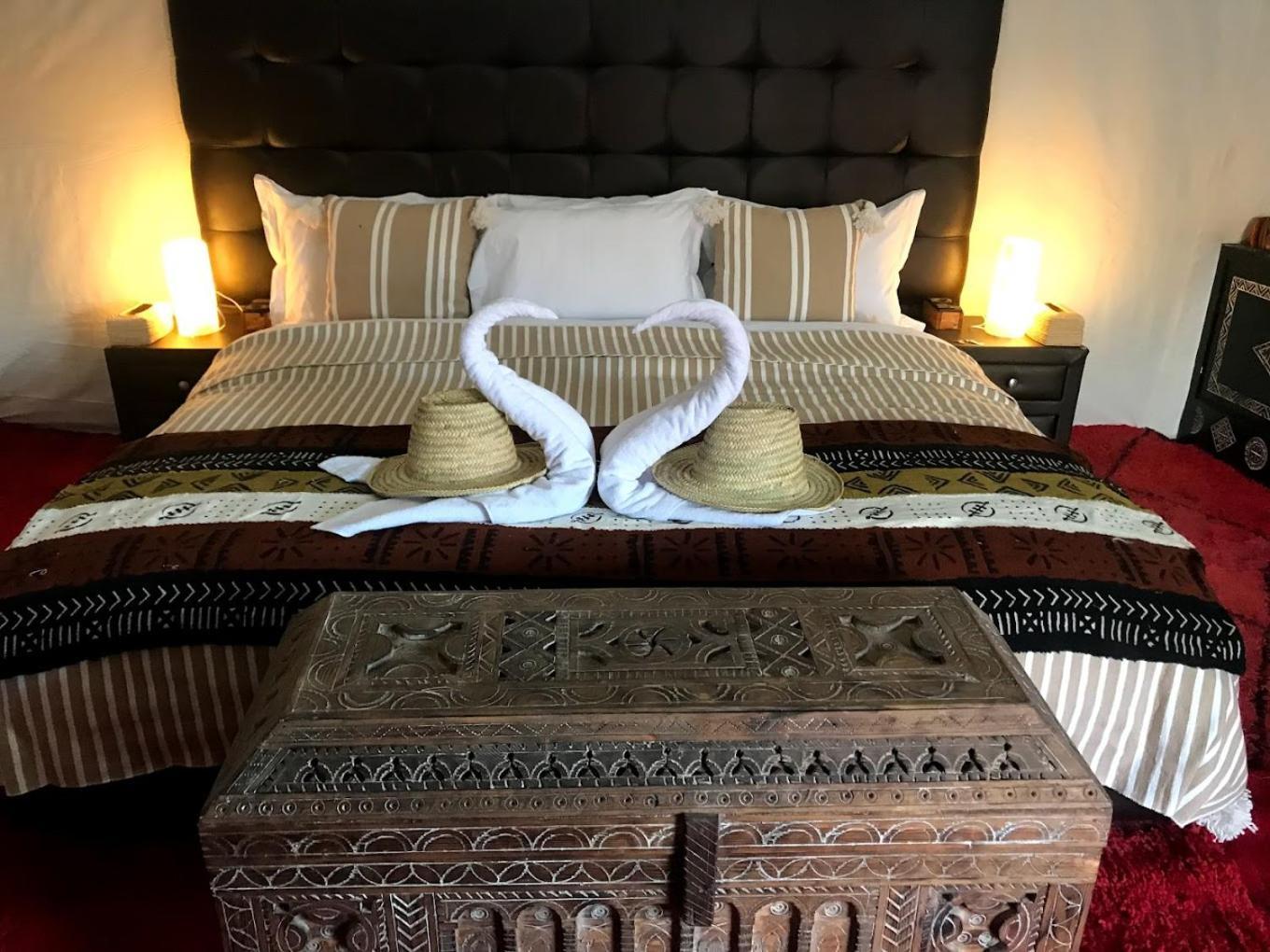 Bed and Breakfast Camp Sahara Majestic à M'Hamid El Ghizlane Extérieur photo