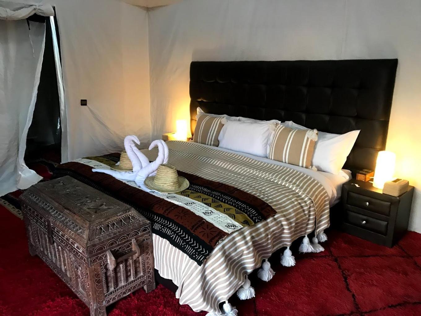 Bed and Breakfast Camp Sahara Majestic à M'Hamid El Ghizlane Extérieur photo