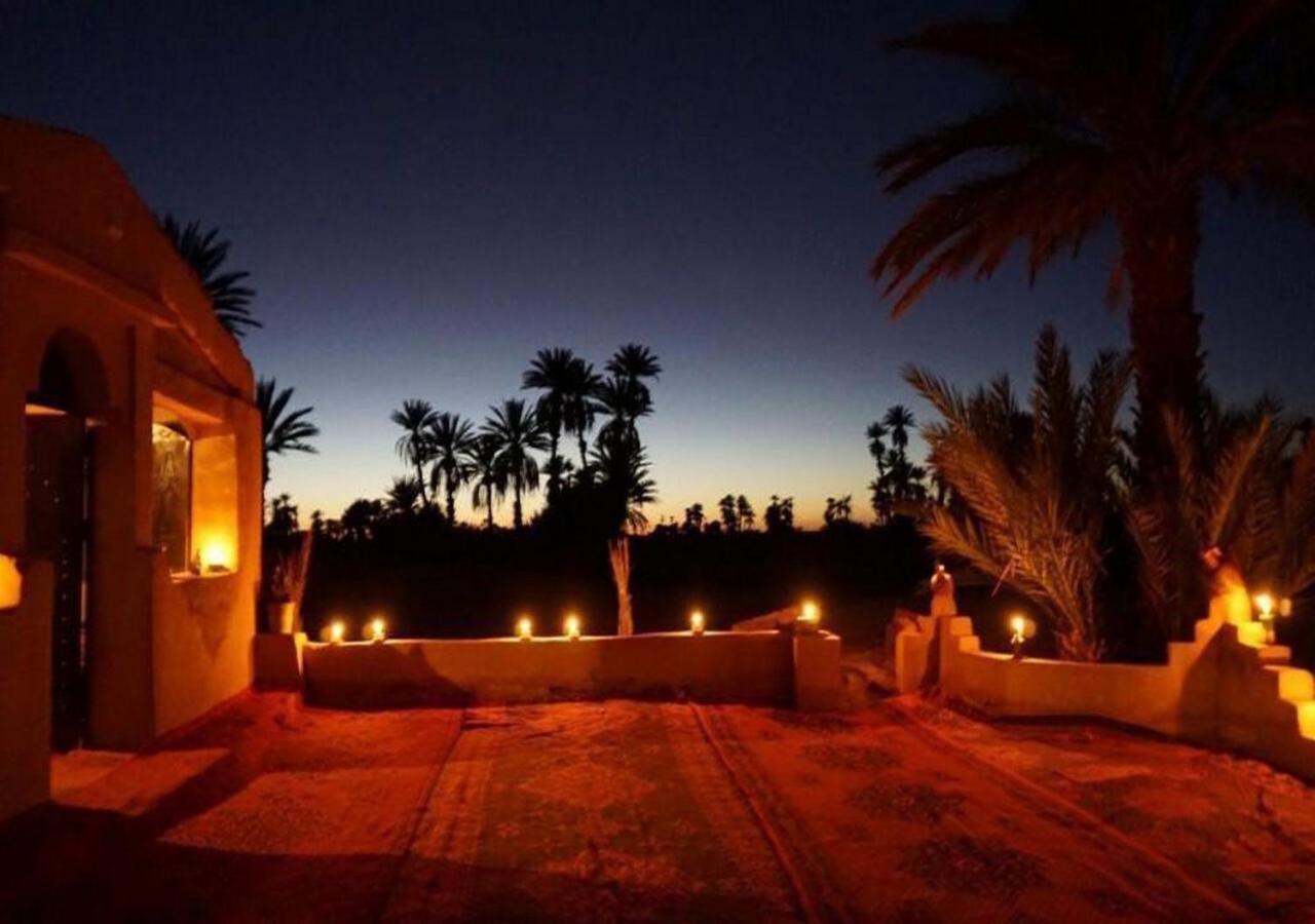 Bed and Breakfast Camp Sahara Majestic à M'Hamid El Ghizlane Extérieur photo